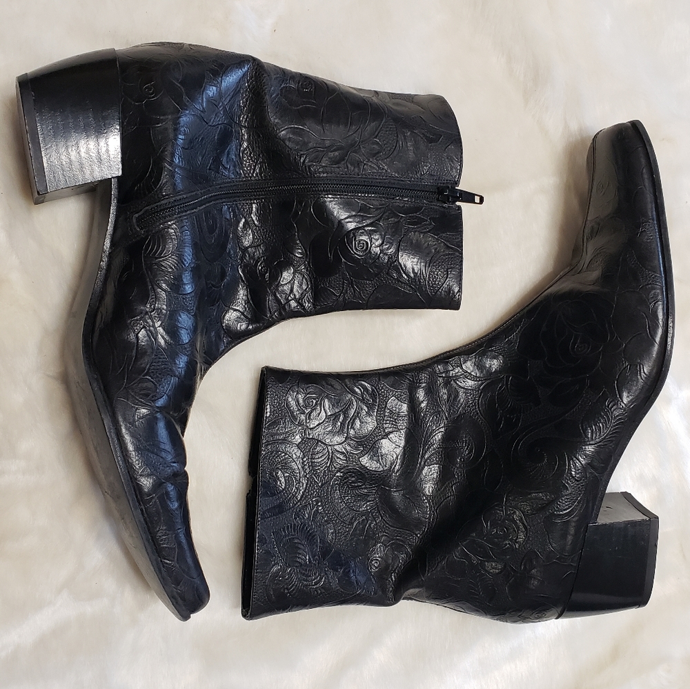 August Max Leather Floral Embossed Ankle Boot - 9M